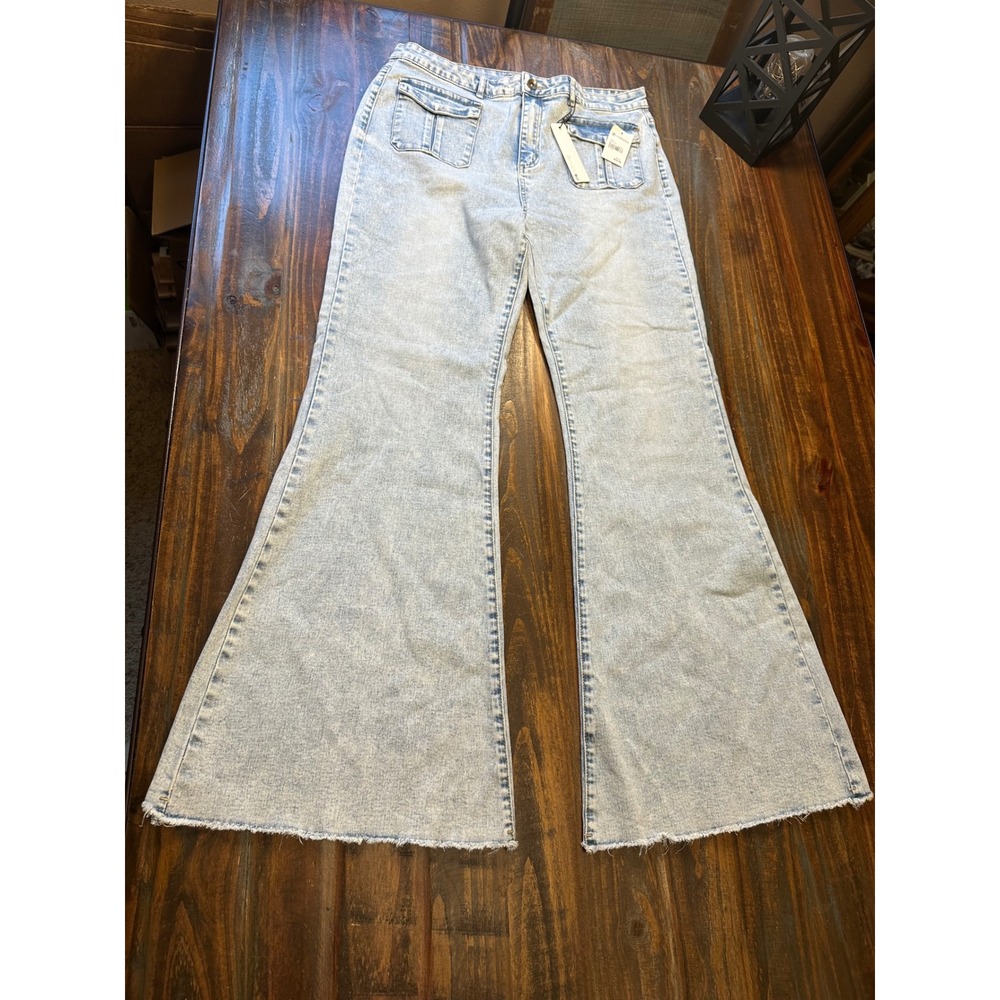 Tractr Blu Versona Flare High Rise Jeans y2k Boho Size 32 NWT‎ Streetwear